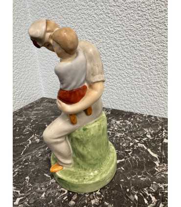 Статуэтка "Испанский солдат с ребенком"