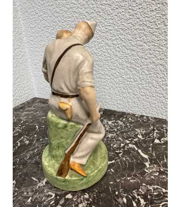 Статуэтка "Испанский солдат с ребенком"