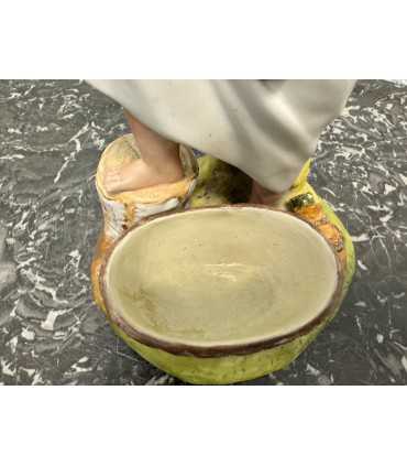 Статуэтка "Кормящая мать"