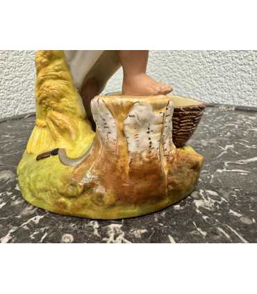 Статуэтка "Кормящая мать"