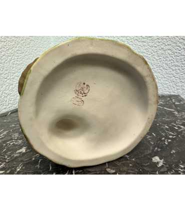 Статуэтка "Кормящая мать"