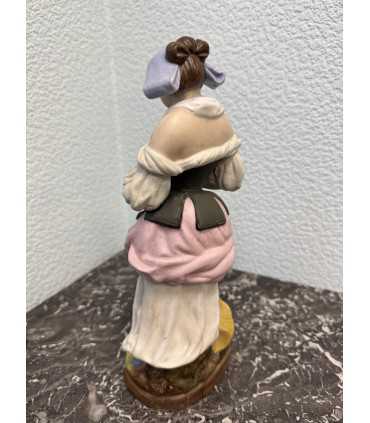 Статуэтка "Дама"