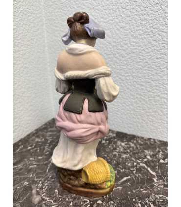 Статуэтка "Дама"