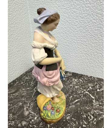 Статуэтка "Дама"