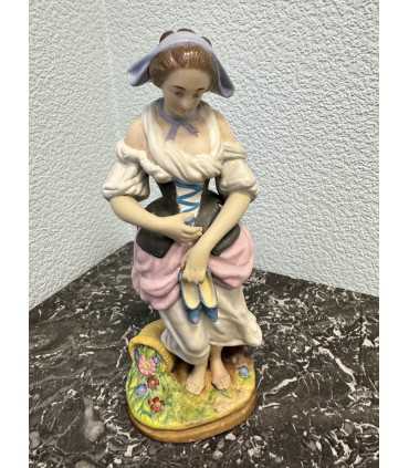 Статуэтка "Дама"