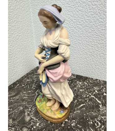 Статуэтка "Дама"