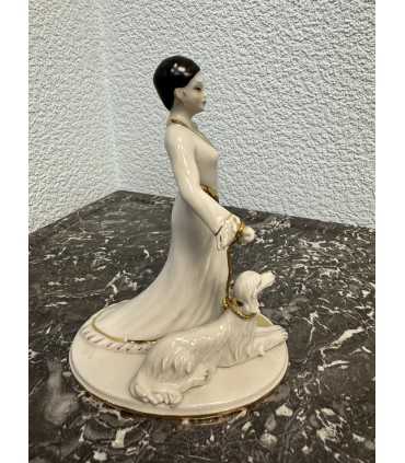 Статуэтка "Дама с собачкой"
