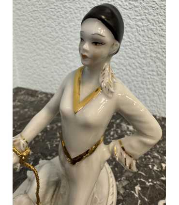 Статуэтка "Дама с собачкой"