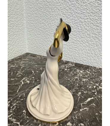 Статуэтка "Дама в шляпе"