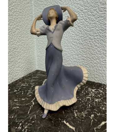 Статуэтка "Дама в шляпе"