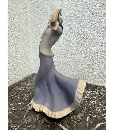 Статуэтка "Дама в шляпе"