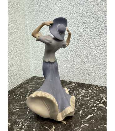 Статуэтка "Дама в шляпе"