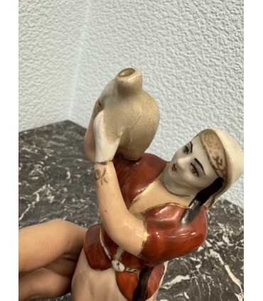 Статуэтка "Девушка с кувшином"