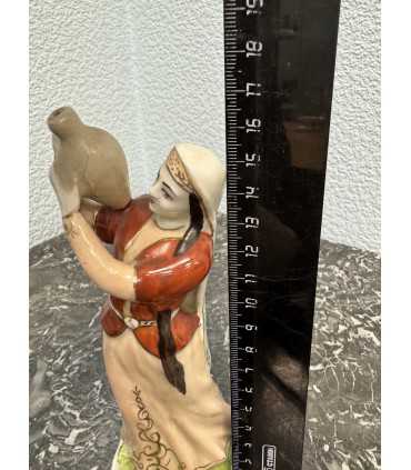 Статуэтка "Девушка с кувшином"