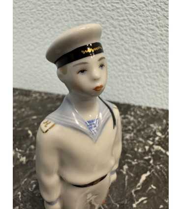 Скульптура "Нахимовец"