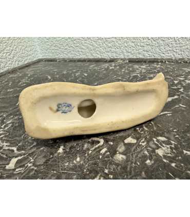 Статуэтка "Мальчик на пляже"