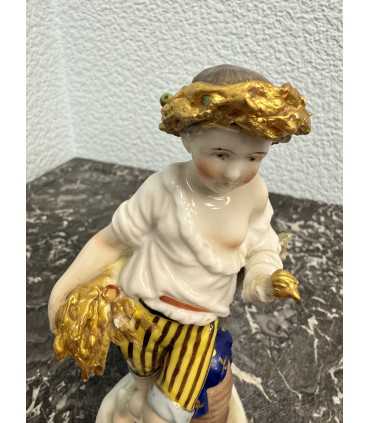 Статуэтка «Мальчик с колосьями»