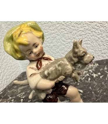 Статуэтка «Мальчик с собакой»