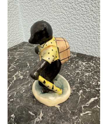 Статуэтка «Медведь с коробом»