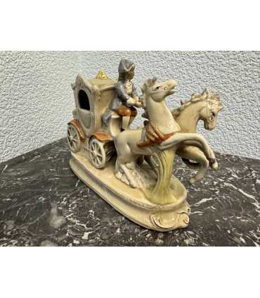 Статуэтка "Королевская карета"