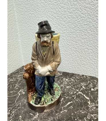 Статуэтка "Мужик с корзинкой"
