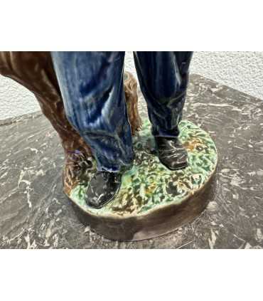 Статуэтка "Мужик с корзинкой"