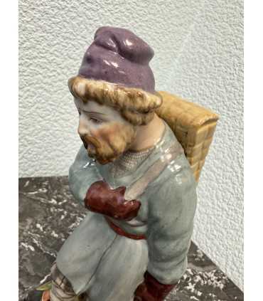 Статуэтка "Мужик с добычей"