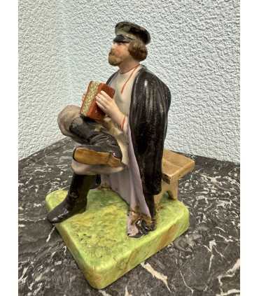 Статуэтка "Гармонист"