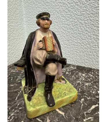 Статуэтка "Гармонист"