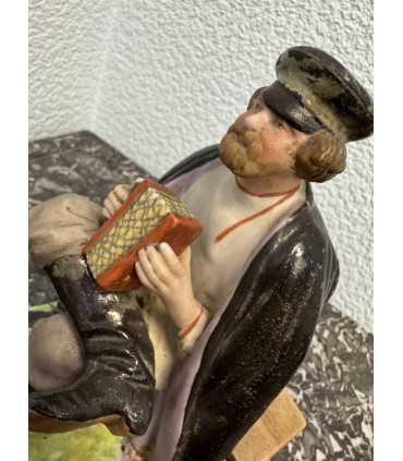 Статуэтка "Гармонист"