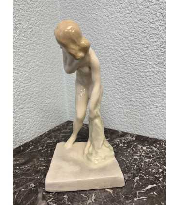 Девушка обнаженная