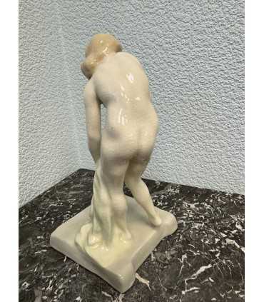 Девушка обнаженная