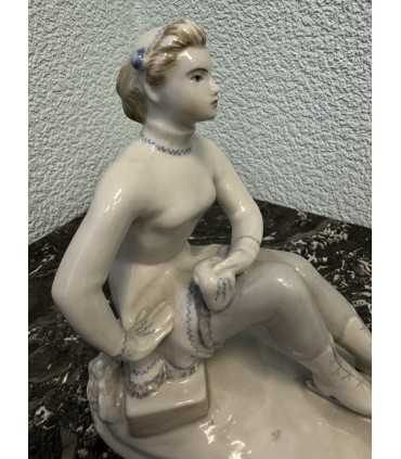 Статуэтка "Фигуристка-физкультурница"