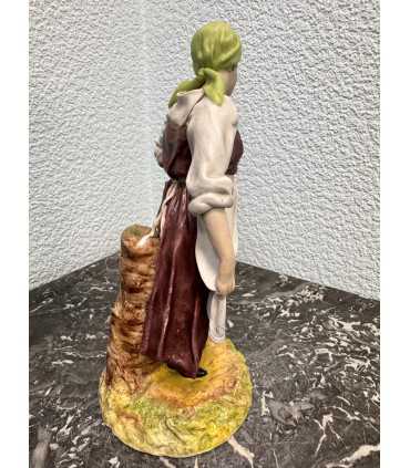 Статуэтка"Крестьянка"