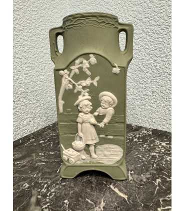 Ваза оригинальной формы