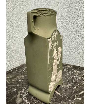 Ваза оригинальной формы