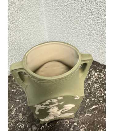 Ваза оригинальной формы