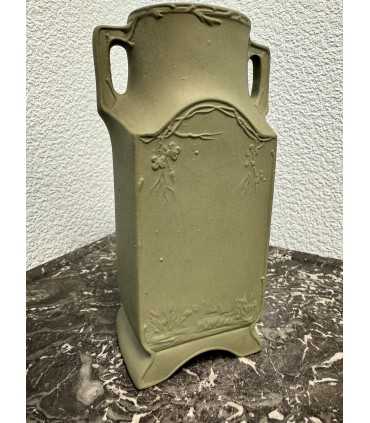 Ваза оригинальной формы