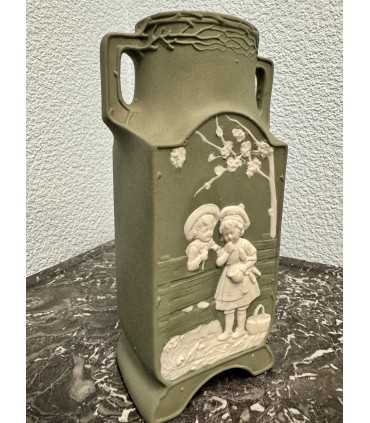 Ваза оригинальной формы