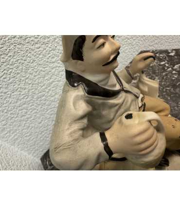 Статуэтка "Мужчина на отдыхе"