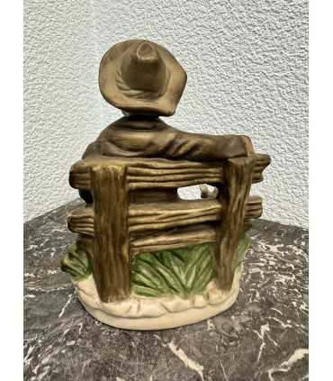 Статуэтка "Мужчина на отдыхе"