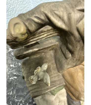 Статуэтка "Мужчина на отдыхе"