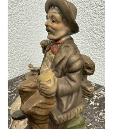 Статуэтка "Мужчина на отдыхе"