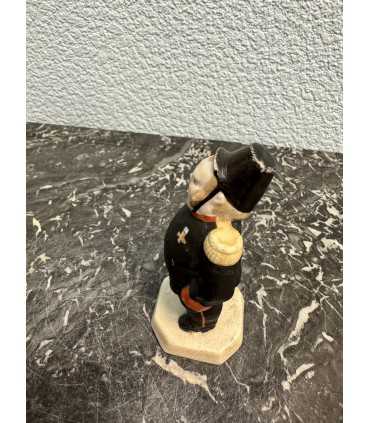 Фигурка полицейского