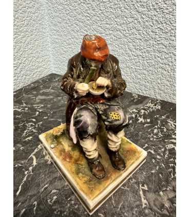 Статуэтка "Бездомный"