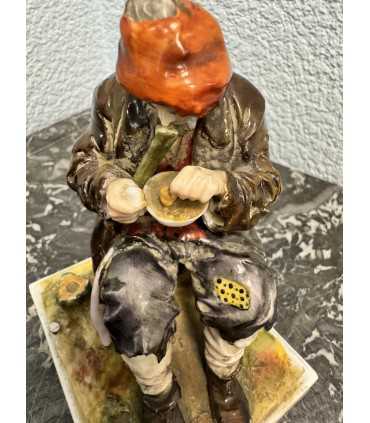 Статуэтка "Бездомный"