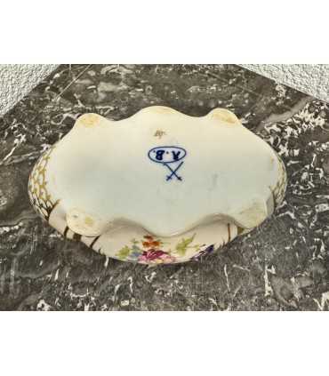 Шкатулка "Дети в цветах"