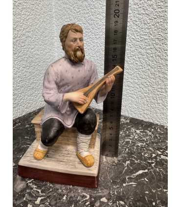 Статуэтка "Мужик с балалайкой"