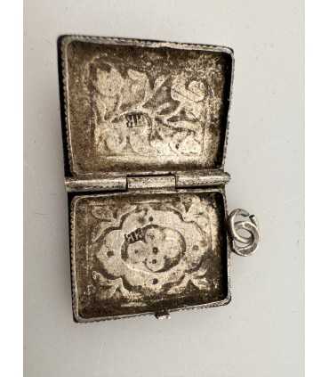 Кулон под две фотографии