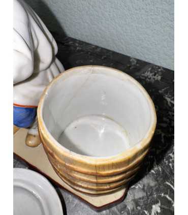 Статуэтка "Старик, пьющий воду"